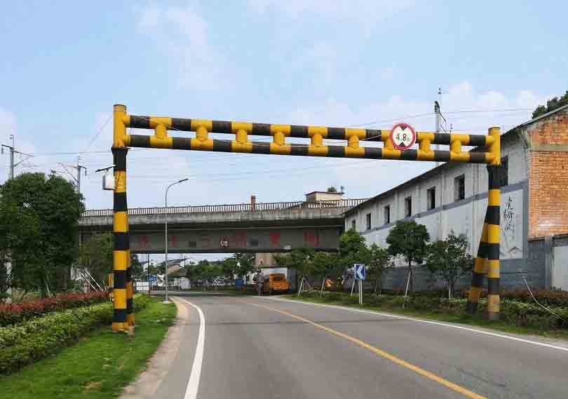 北屯铁路限高架